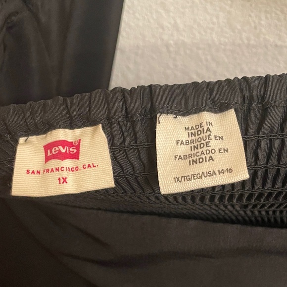 Levis Women's Dolci Tiered Puff-Sleeve Babydoll Dress - Picture 2 of 4